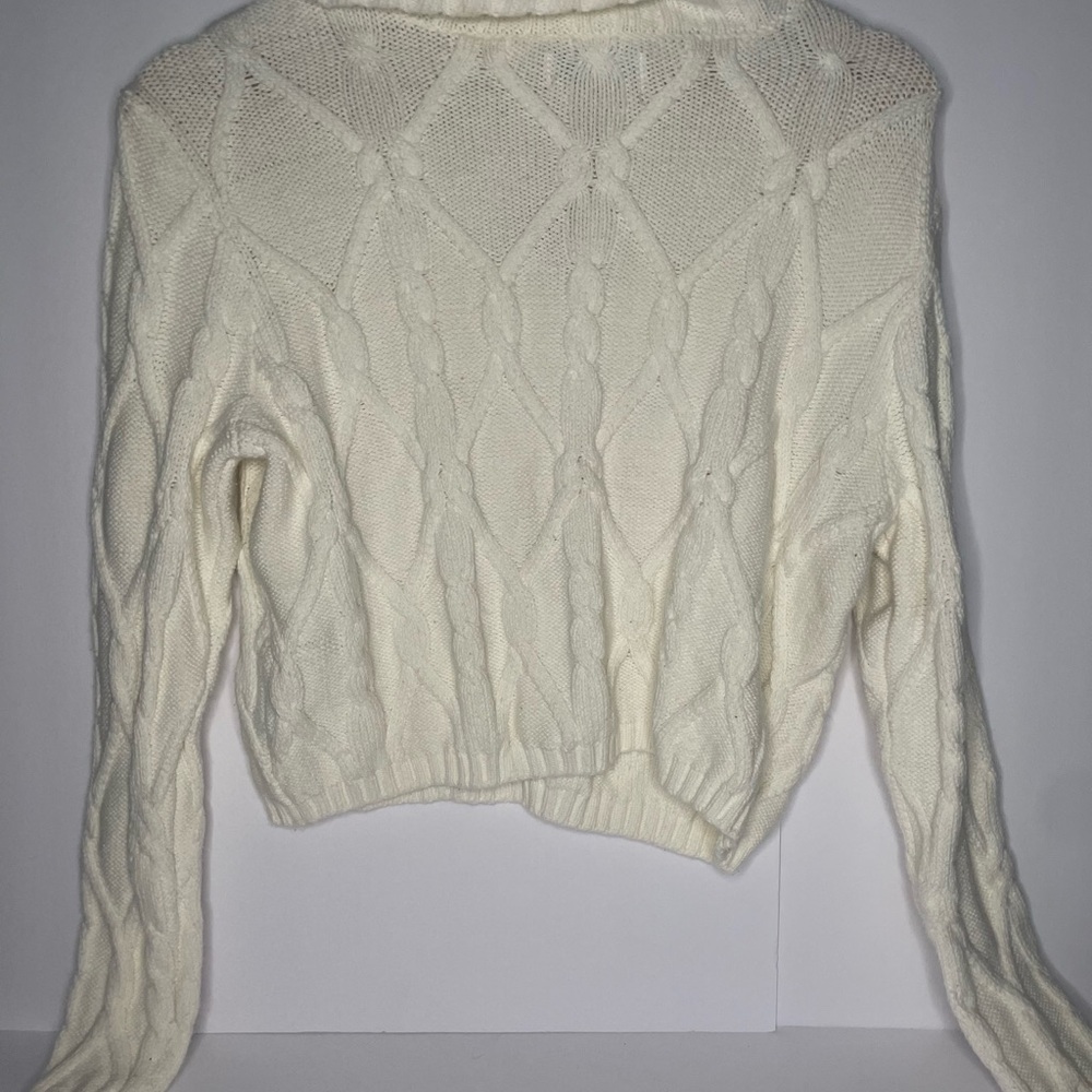 Hollister Cream Cable-Knit Scoop Neck Sweater